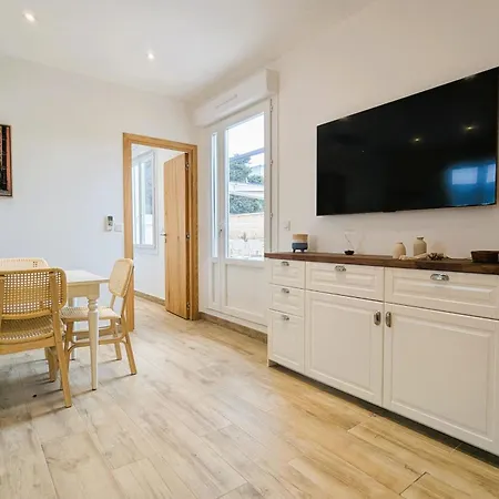 Penthouse With Large Terrace Near Beaches Apartamento
